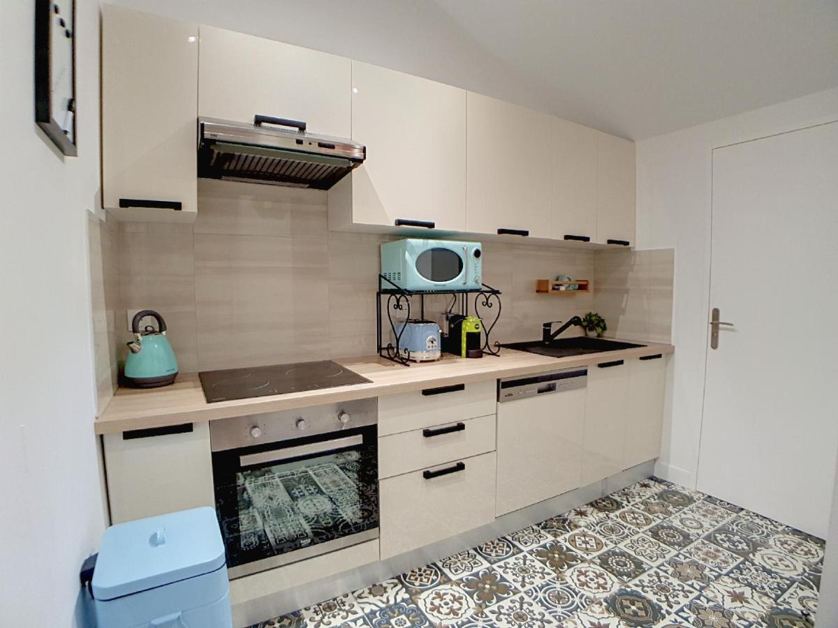 Stop Chez M Select Saga # Qualite # Confort # Simplicite Saint-Fons Exteriör bild